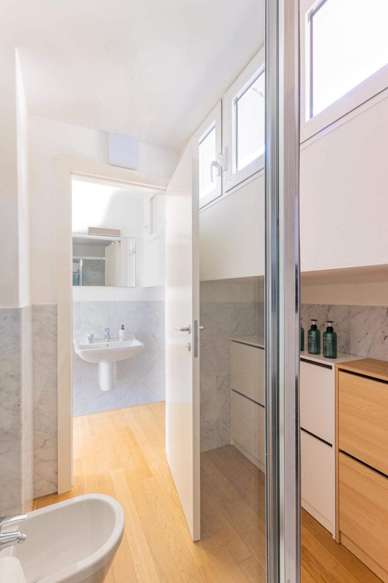 Casa Madlen - Bright Attic With Marvelous View Apartment Campione d'Italia Bagian luar foto