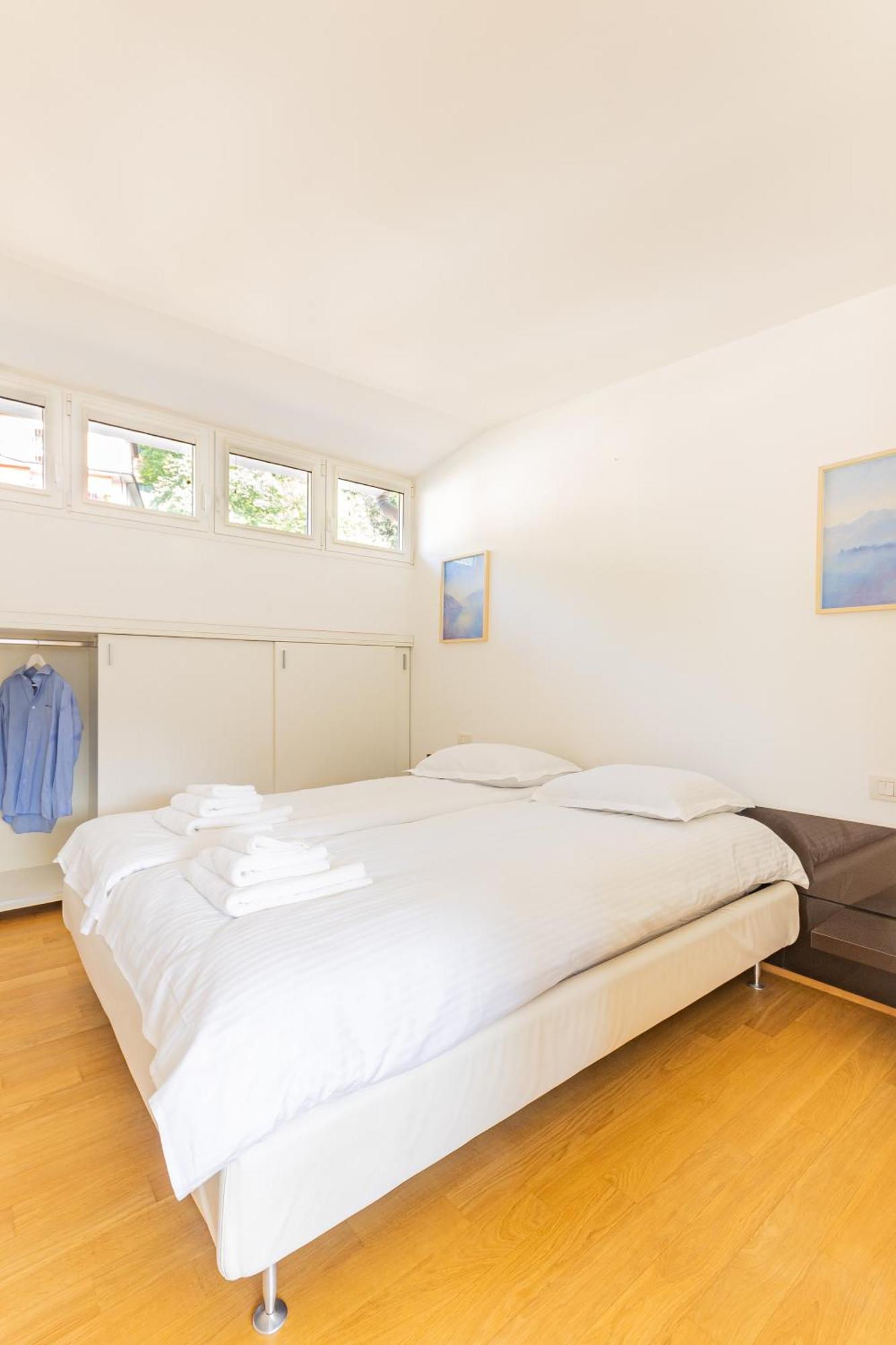 Casa Madlen - Bright Attic With Marvelous View Apartment Campione d'Italia Bagian luar foto