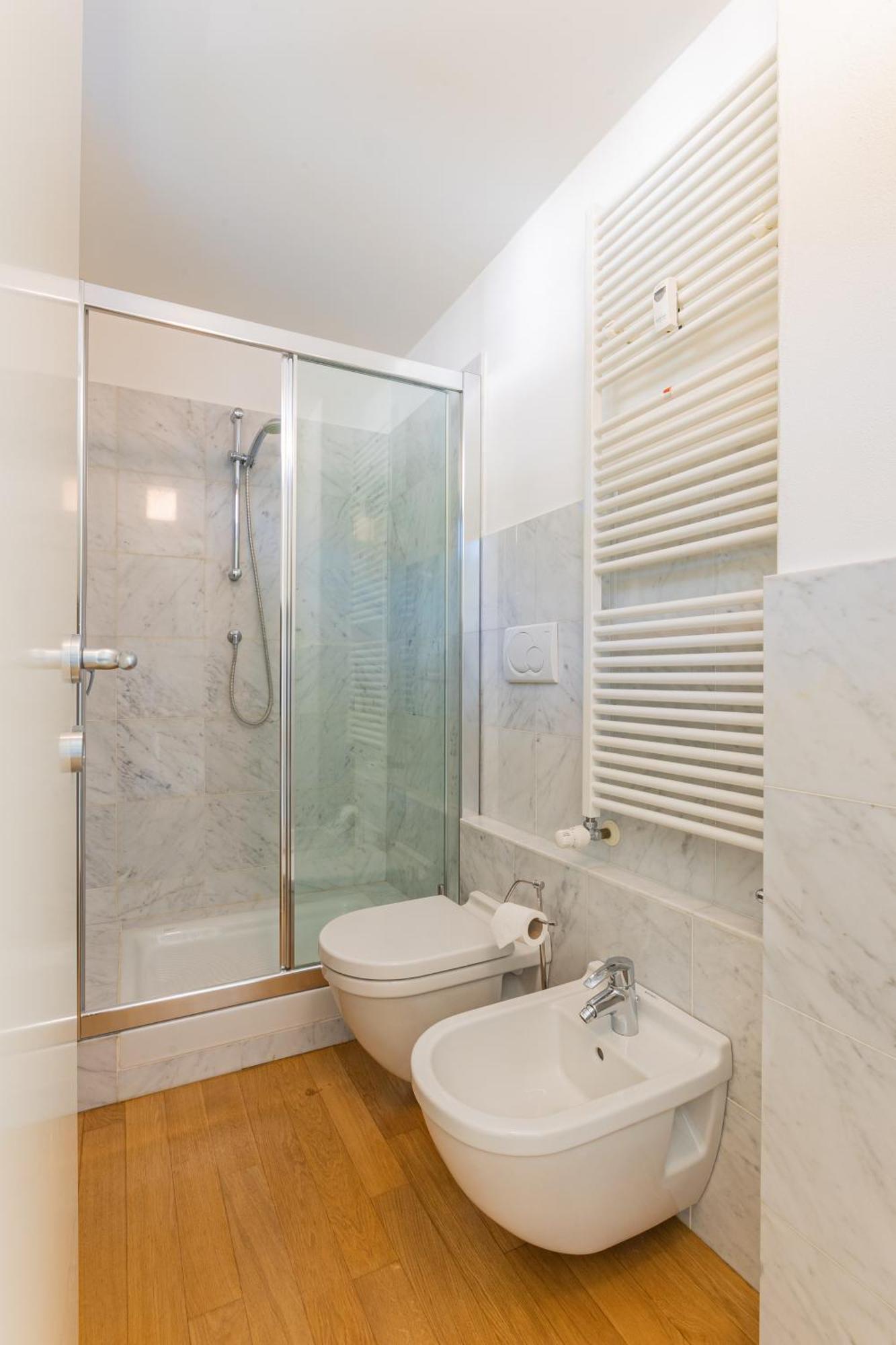 Casa Madlen - Bright Attic With Marvelous View Apartment Campione d'Italia Bagian luar foto